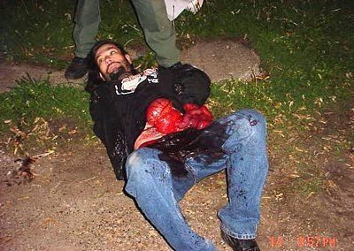 idiot-high-meth-starts-cut-himself-pulling-his-intestines-out-4.jpg