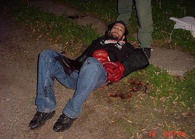 idiot-high-meth-starts-cut-himself-pulling-his-intestines-out-5.jpg