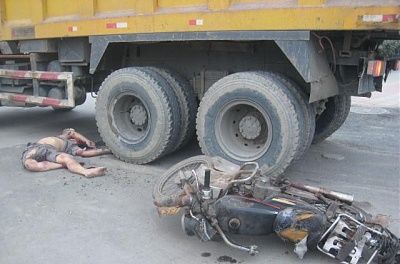 truck-takes-out-two-bike-199.jpg