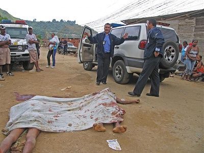 stacking-bodies-van-21cadaveres24agosto-ar.jpg
