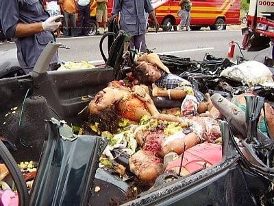 extremly-gory-car-accident-car.jpg