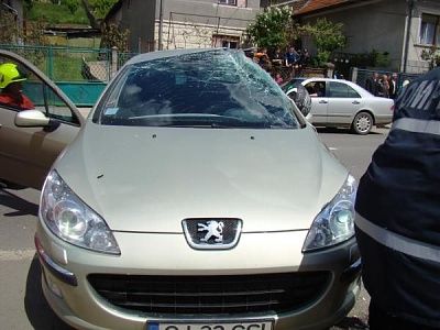 romanian-motorcyclist-crashes-into-car-remus7.jpg