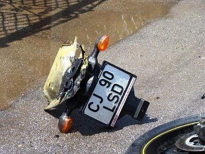 romanian-motorcyclist-crashes-into-car-remus9.jpg