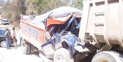 dumptruck-accident-truck4.jpg