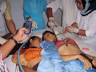 2005-indonesian-beheadings-3-teenage-christian-girls-beheaded-schoolgirls.jpg