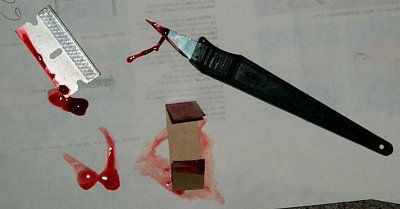 chick-cuts-herslef-fun-fstltna_017.jpg