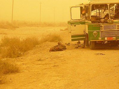 iraqi-bus-takes-heavy-gunfire-orig_bus2_212_407.jpg