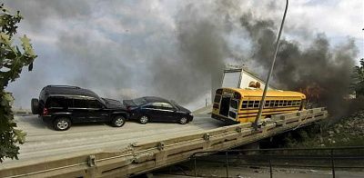 minneapolis-bridge-collapse-2007-pictures-video-minneapolis-bridge-collapse-photos-3.jpg