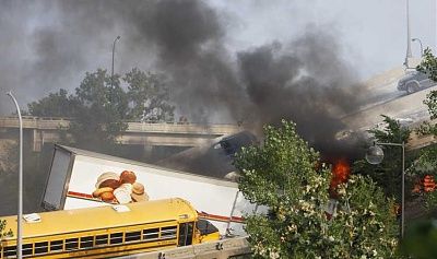 minneapolis-bridge-collapse-2007-pictures-video-minneapolis-bridge-collapse-photos-9.jpg