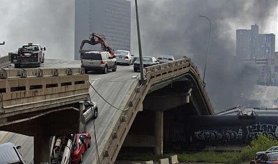 minneapolis-bridge-collapse-2007-pictures-video-minneapolis-bridge-collapse-photos-10.jpg