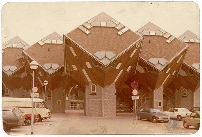 33-weird-unusual-shaped-houses-around-world-cube-house-rotterdam-holland.jpg