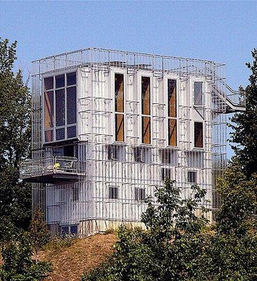 33-weird-unusual-shaped-houses-around-world-house-leelanau-county-michigan.jpg