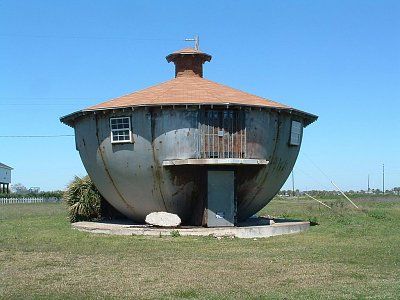 33-weird-unusual-shaped-houses-around-world-kettle-house-galveston-texas.jpg