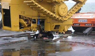 shitty-workplace-accident-02.jpg