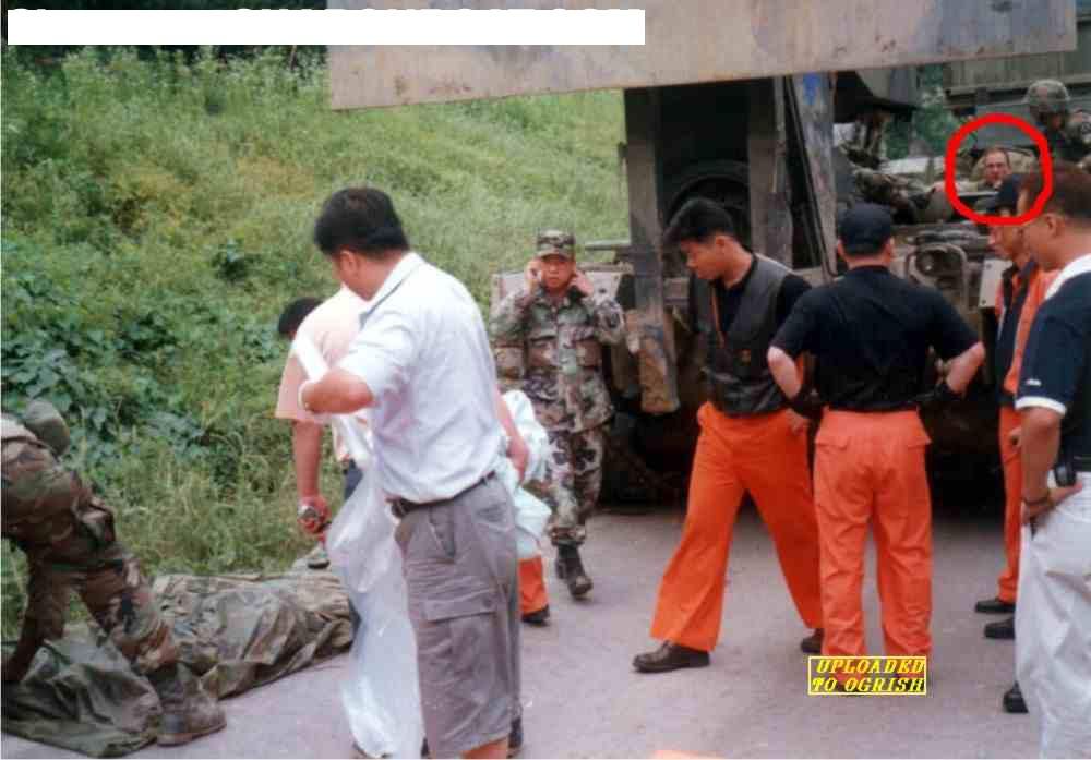 charonboat_dot_com_Korean_girls_armored_accident_4.jpg