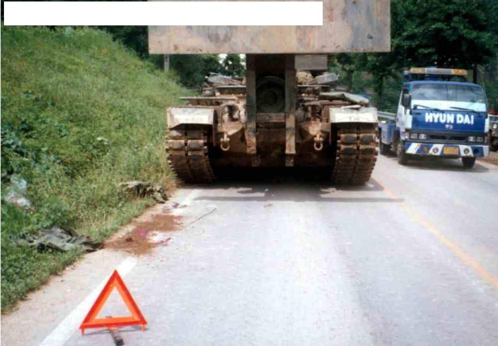 charonboat_dot_com_Korean_girls_armored_accident_5.jpg