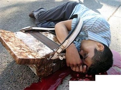 accordion-player-murdered-street-01-500x375.jpg
