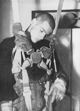 hot_hangin_'_Nazi_kill.jpg