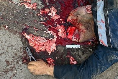 11826-man-fixing-truck-crushed-death-when-dropped-rolled-over-himbig0.jpg