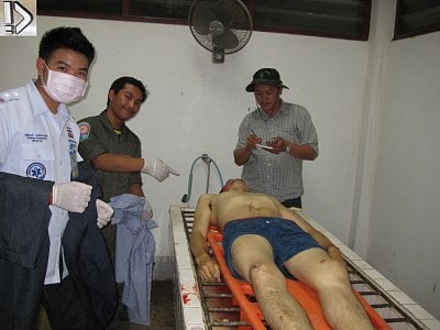 dude-20in-20morgue-207-20niv-2013-20-282-29.jpg