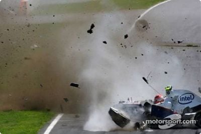 race6_crash_01.jpg