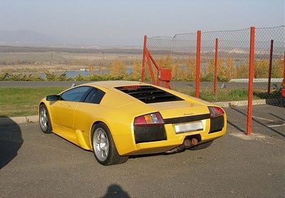 ogrishdotcom2_die_in_car_crash_czech_01.jpg
