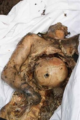 14816-terribly-decomposed-woman-found-rotten-fuckbig0.jpg