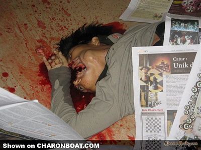 82115d1249884201-split-head-sfter-suicide-jump-mall-charonboat_dot_com_indonesian_girl_suicide_4.jpg