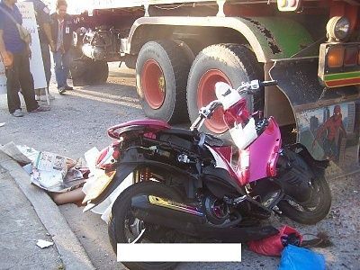 viraldeath_com-flashpoints-scooter-crash-2.jpg