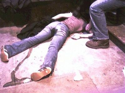 9961-dead-females-who-pissed-themselves-deathbig2.jpg