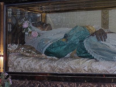 800px-lucca.san_frediano17.jpg