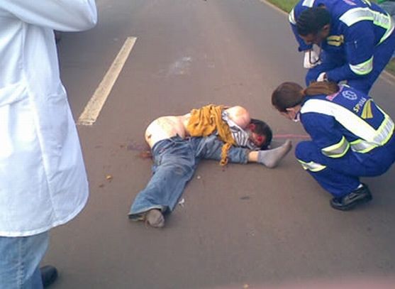 Guy dead after hit by bus 2.jpg