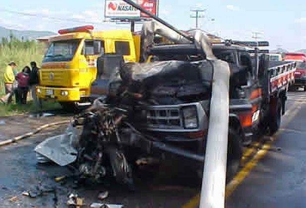 burned motorcyclist vs truck 1.jpg