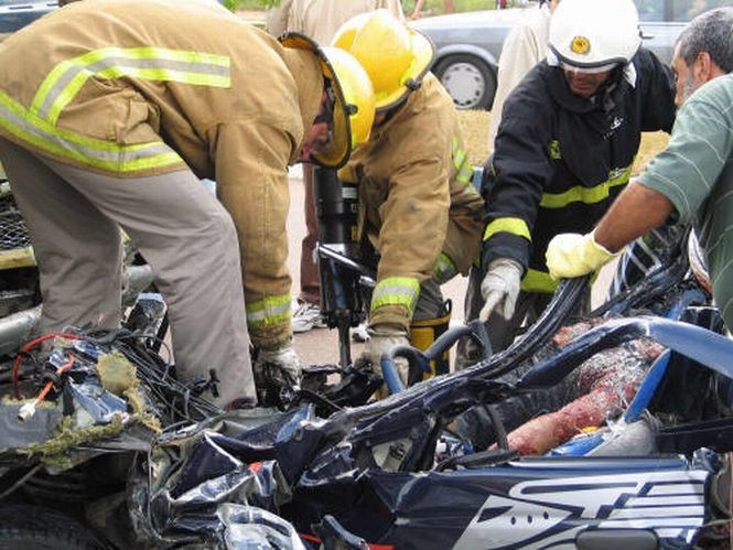 car vs bus 4.jpg