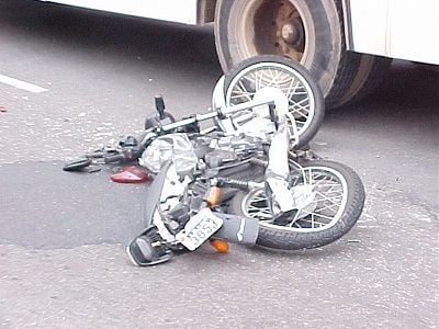 motorcyclist-vs-bus-1.jpg