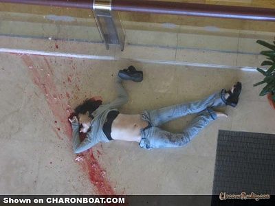 82113d1249884154-split-head-sfter-suicide-jump-mall-charonboat_dot_com_indonesian_girl_suicide_2.jpg