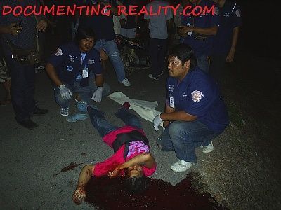 17762-lol-goofy-paramedic-takes-photoshoot-weird-looking-dead-ladybig3.jpg