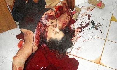 bloody-massacre-mother-child-home-02.jpg