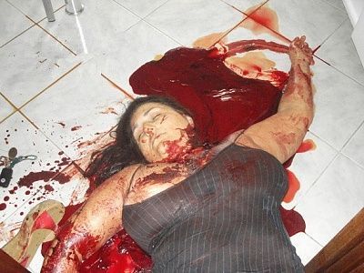 bloody-massacre-mother-child-home-04.jpg