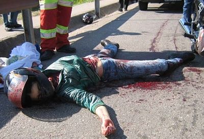 charonboat_dot_com_decapitated_girl1.jpg