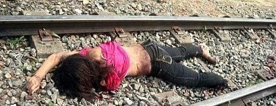 couple-bike-train-accident-03.jpg