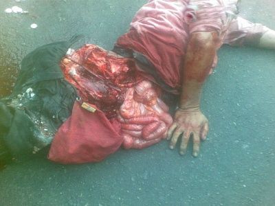 93420_manstuckunderbusinthephillipines_1_123_250lo.jpg