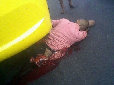 93457_manstuckunderbusinthephillipines_t3_123_356lo.jpg