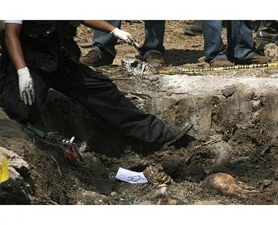 66123482-forensic-workers.jpg