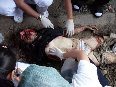 20681-two-woman-destroyed-motorcycle-accidentbig0.jpg