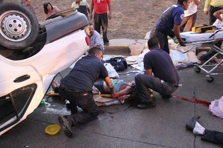 23_01_02_327_DOS_MUERTOS_EN_ACCIDENTE_GOMEZ_MORIN_Y_GABRIELA_MISTRAL.jpg