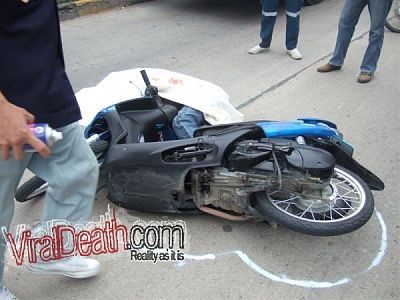 viraldeath_com-scooter-chick-1.jpg