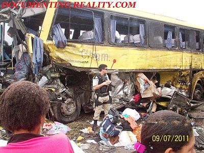 bus-vs-truck4.jpg