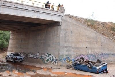 truck-overturn.jpg