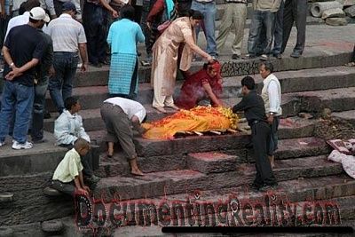 pashupatinath-cremation04cr.jpg